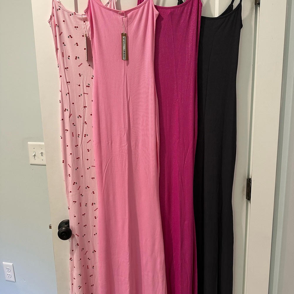 SKIMS (4) Sleeveless Spaghetti Strap Slip Maxi Dress